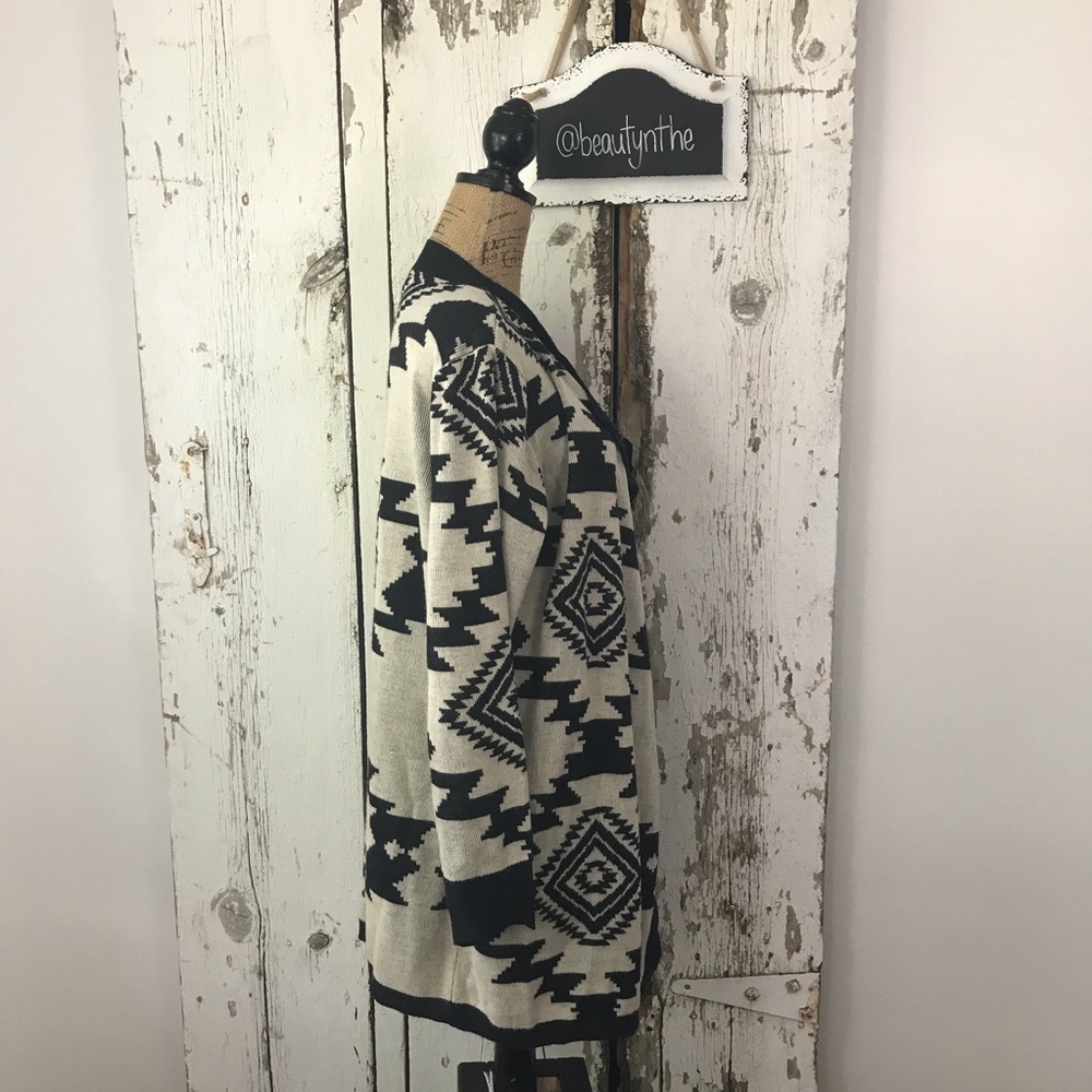 Charlie Paige Aztec drape front clasp sweater - Picture 2 of 7